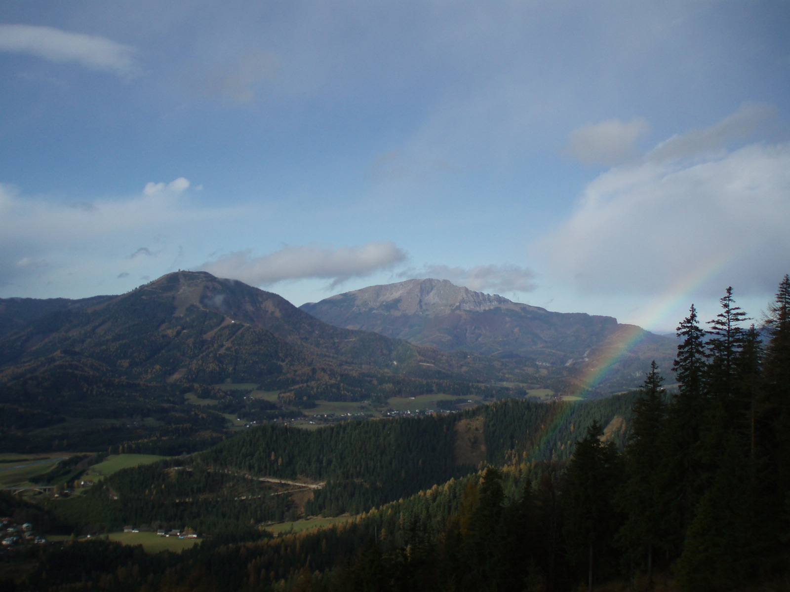 Mariazeller Bürgeralpe. Sicht (Gemeindealpe und Ötscher.